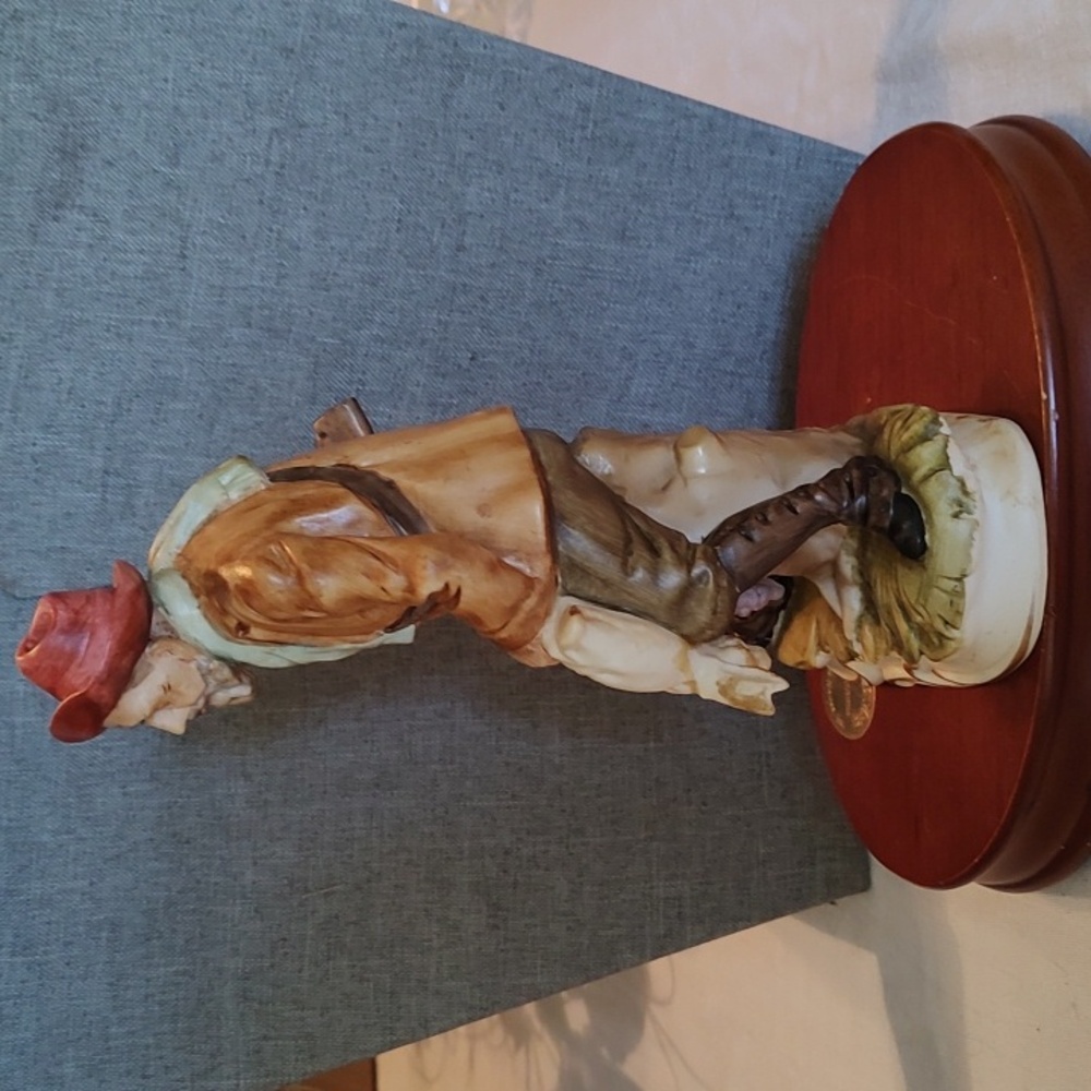 Vintage Lefton Ceramic Figurine Japan Old Man With Gun And Rabbit - Picture 4 of 8